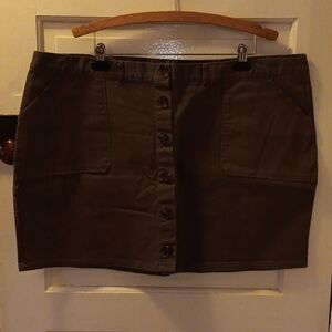 Rue + 4X green skirt